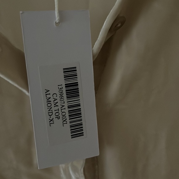 NWT Reformation Cam Velvet Top - Picture 6 of 11